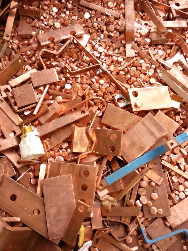 Bán Phế Liệu Đồng? Liên Hệ Quang Minh Phát Giá Cao Nhất!